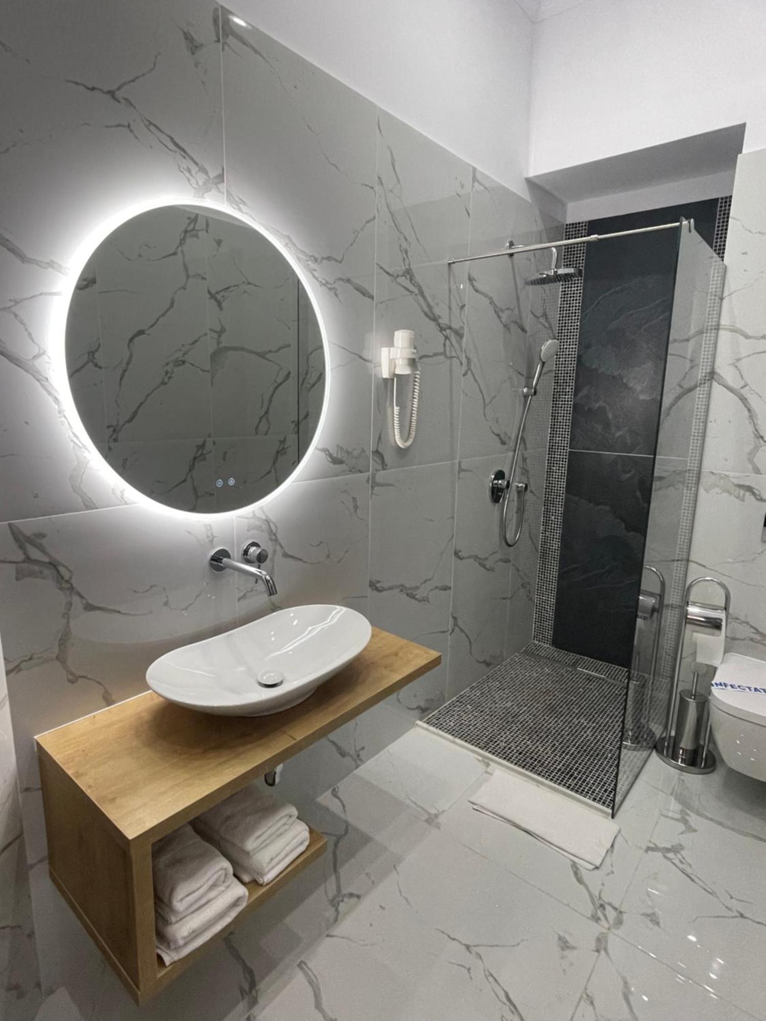 Hotel Europa Targu Jiu Luaran gambar
